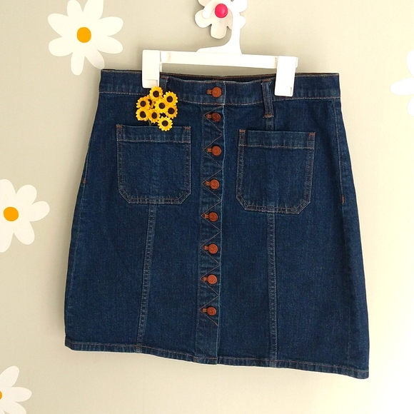 Madewell Button-Front Denim Skirt with Pockets - Picture 4 of 8